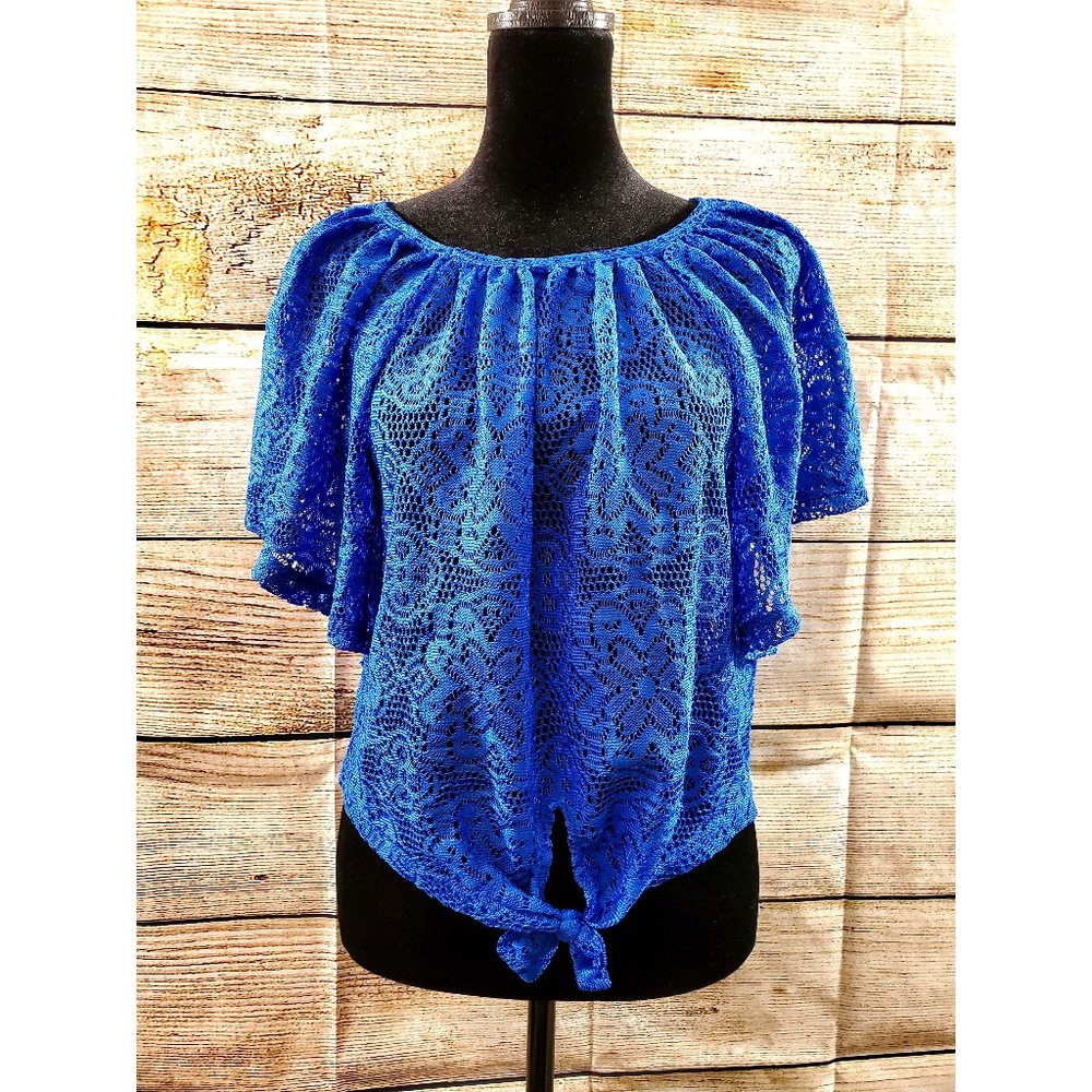 Junior Girls Blue Lace Top (size 16)